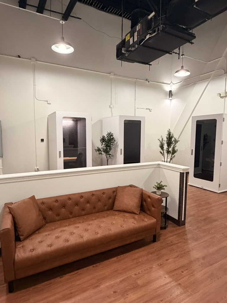 Three private Focus Pods in the lounge